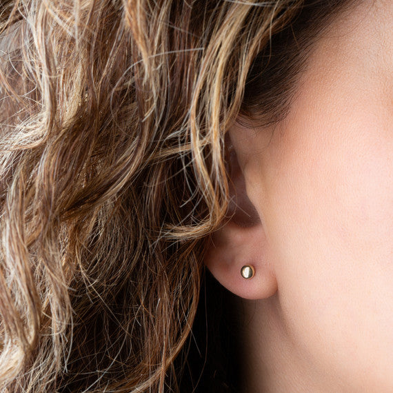 14K Yellow Gold Round Ball Stud Earrings 4.5mm