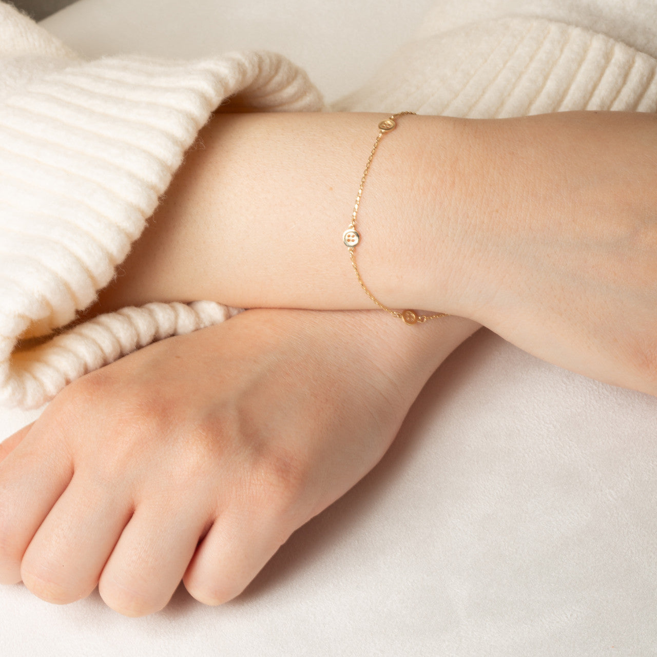 14K Yellow Gold Button Link Bracelet 7