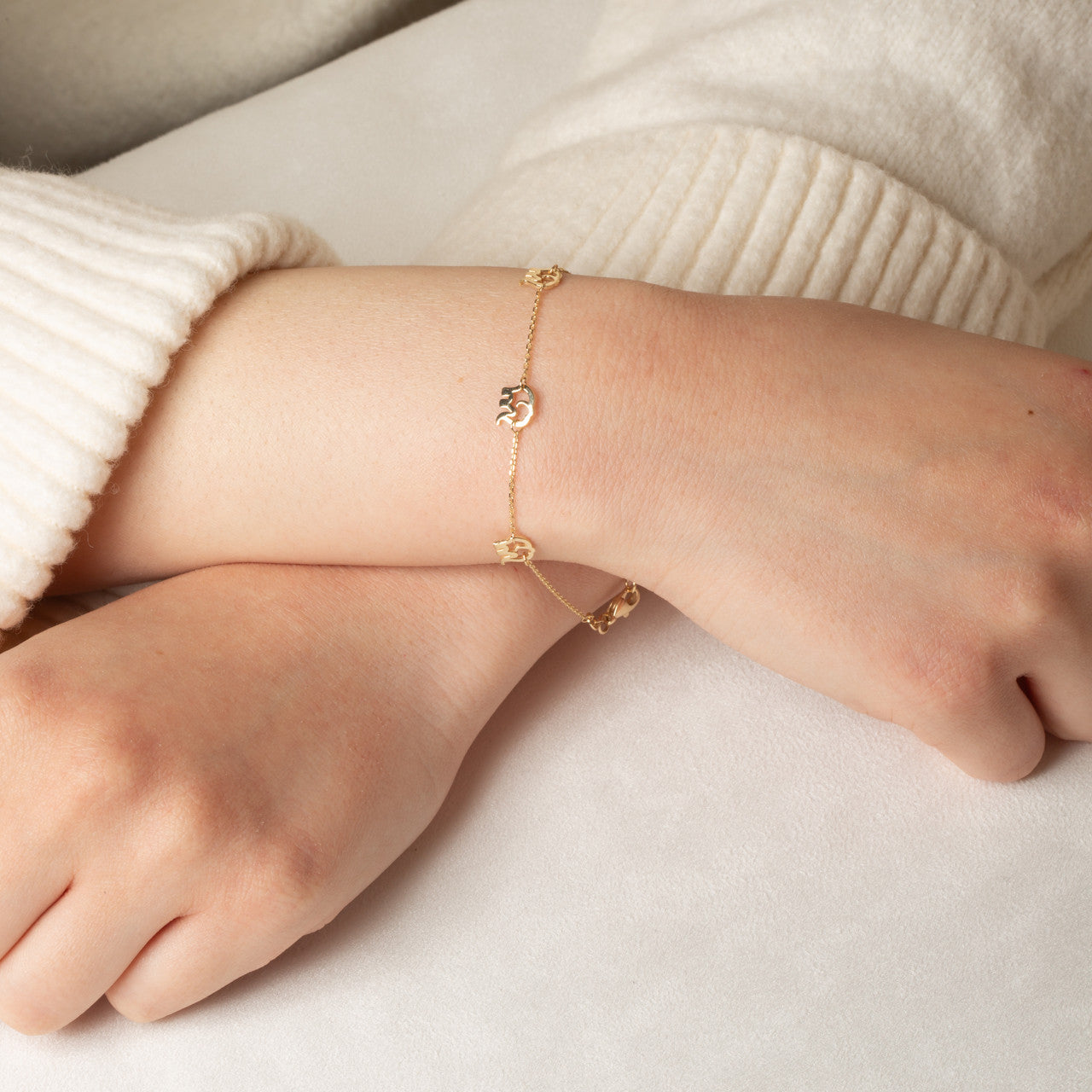 14K Yellow Gold Elephant Wildlife Charm Bracelet 7