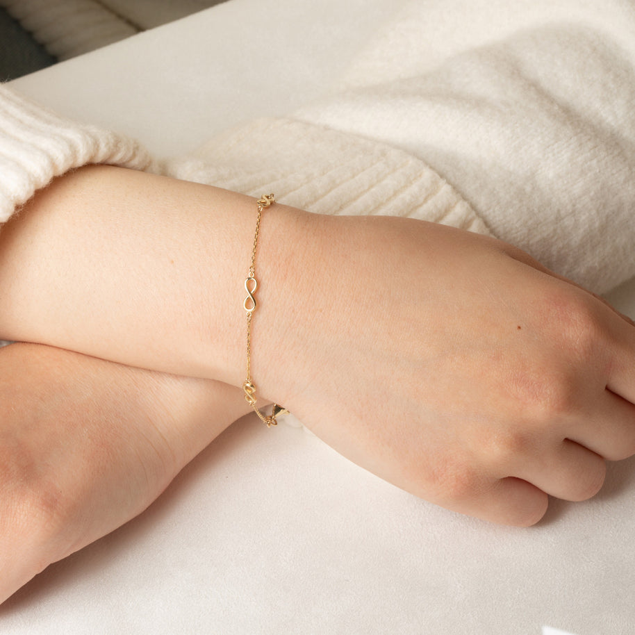 14K Yellow Gold Infinity Eternity Charm Bracelet 7