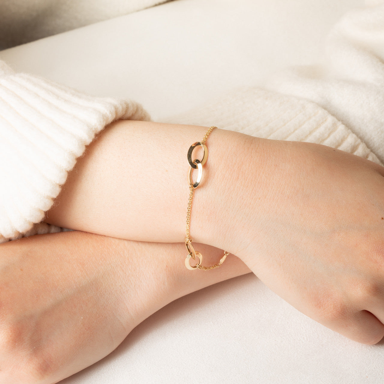 14K Yellow Gold Oval Link Love Knot Bracelet 7