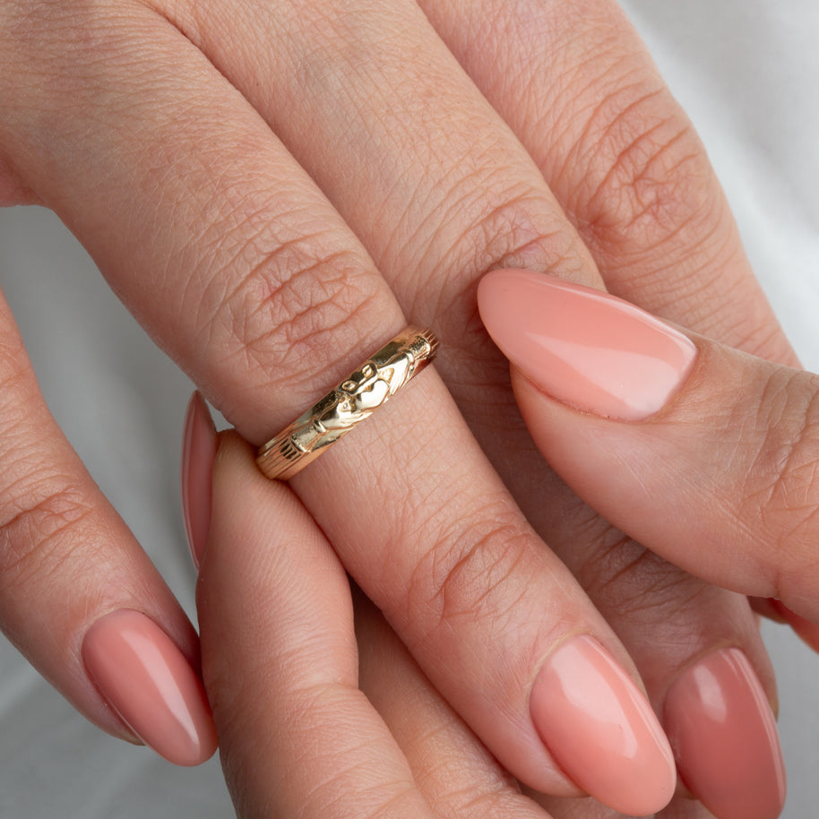 Gold Women's Irish Celtic Claddagh Heart Wedding Band Ring (Available in Yellow/Rose/White Gold)