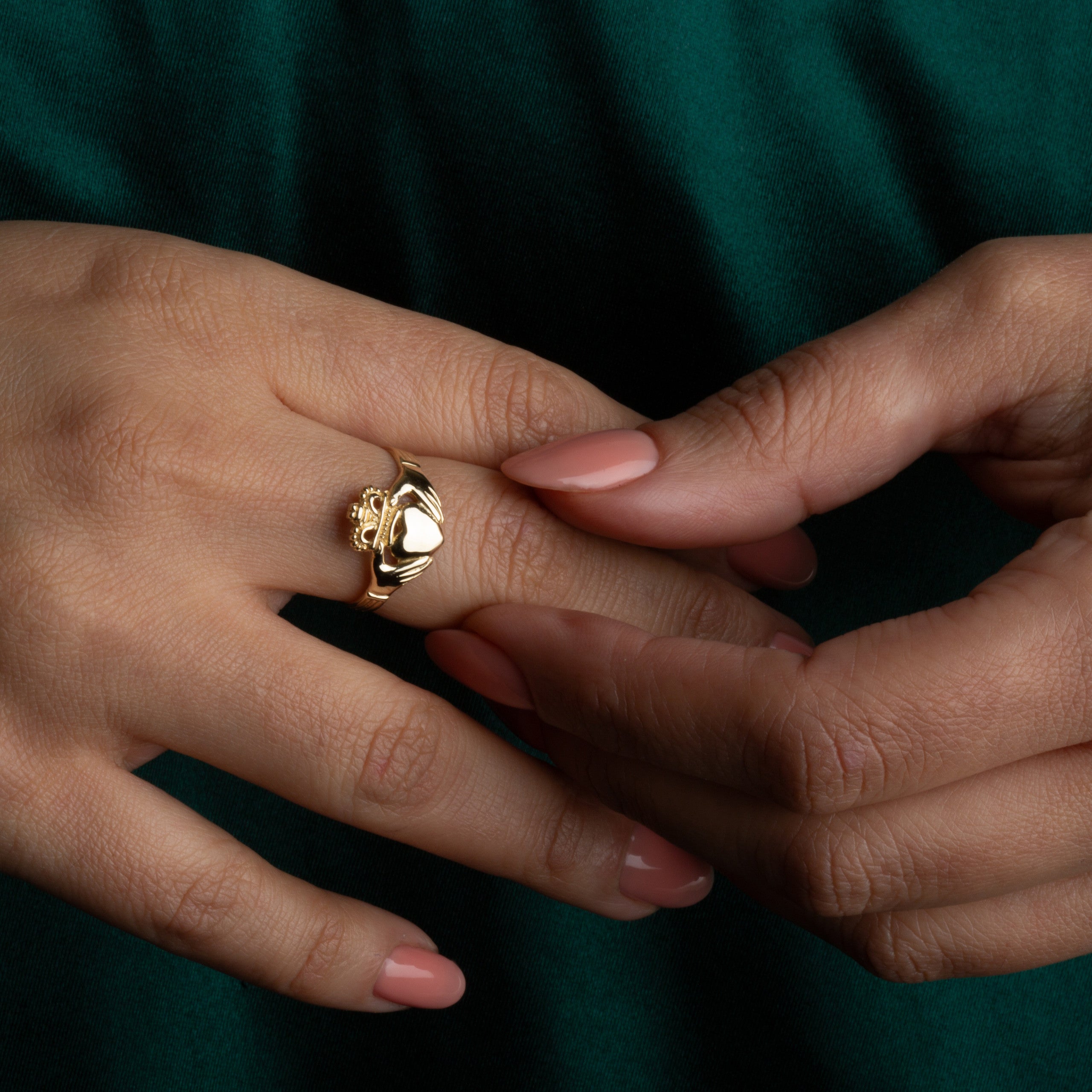 Gold Woman's Classic Claddagh Ring (Available in Yellow/Rose/White Gold