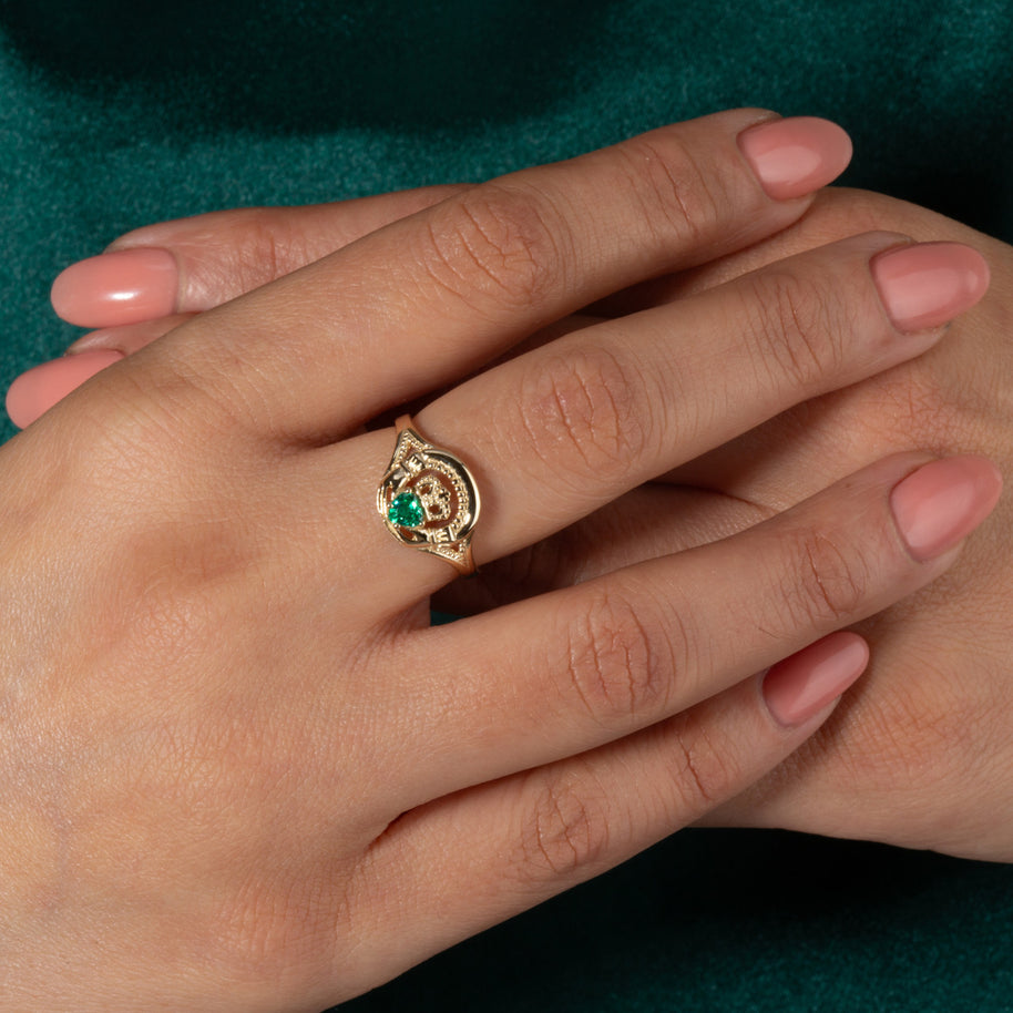 Gold Woman's Alluring Emerald Claddagh Ring (Available in Yellow/Rose/White Gold)