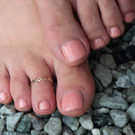 Heart White Gold Toe Ring