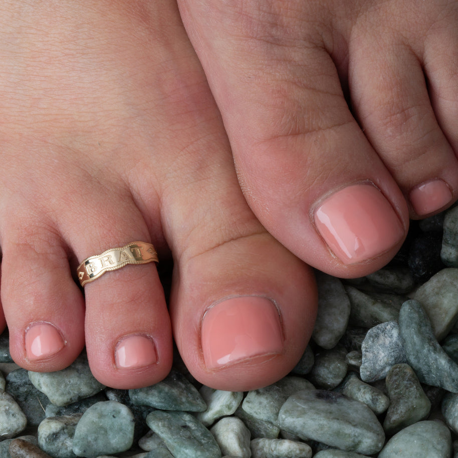 Gold Woman's Youthful Brat Toe Ring (Available in Yellow/White Gold)