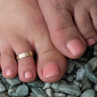 Gold Woman's Youthful Brat Toe Ring (Available in Yellow/White Gold)