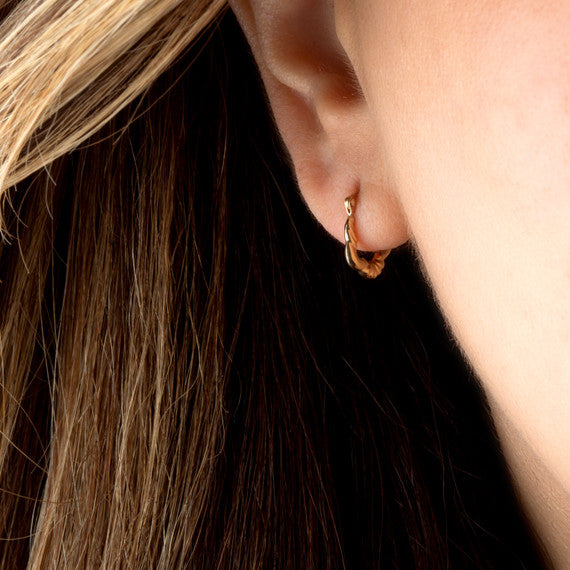 14K Yellow Gold Textured Wavy Hoop Earrings