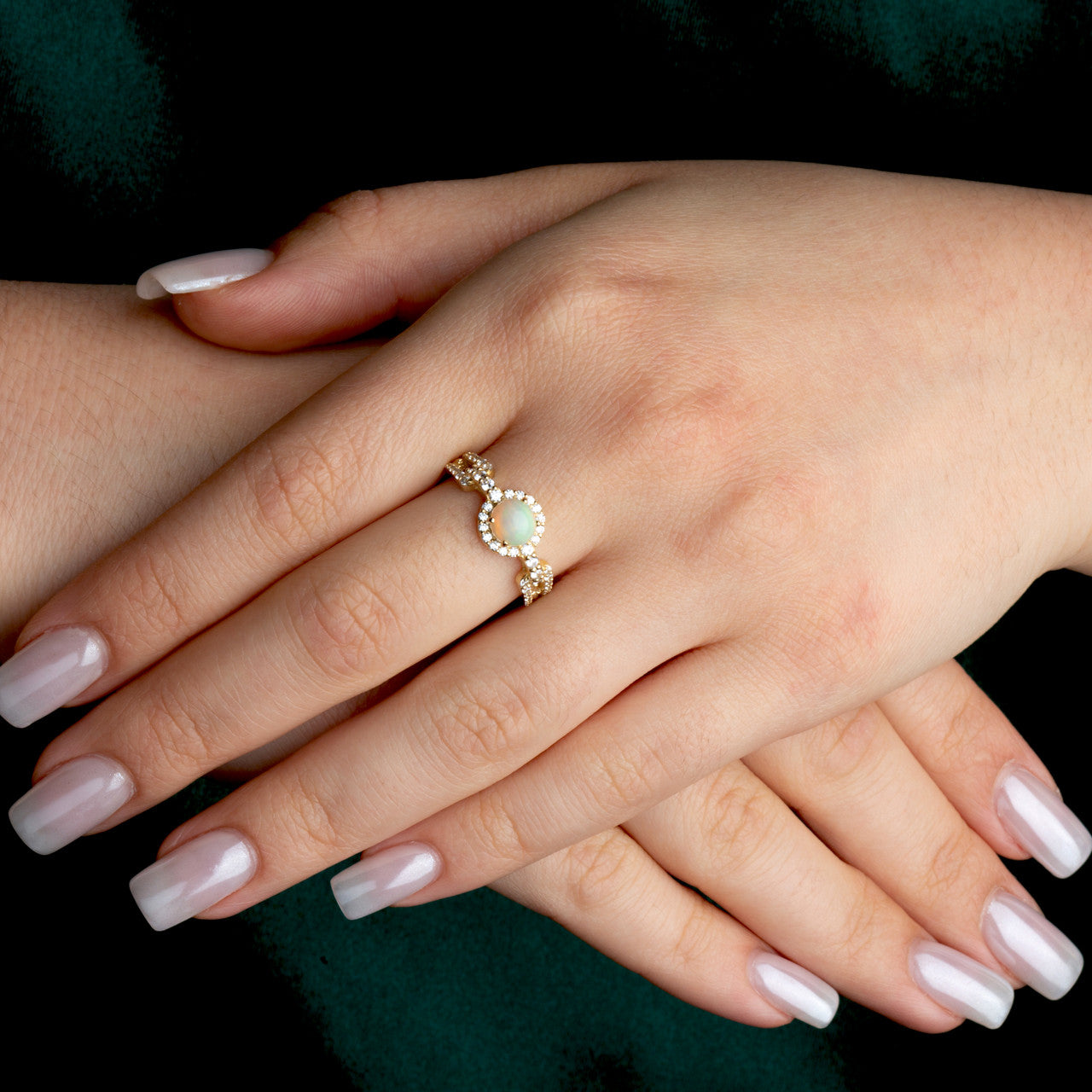 Gold Round Gemstone Diamond Halo Studded Chain Link Ring (Available in Yellow/Rose/White Gold)