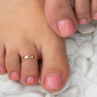 Gold Woman's Token of Love Heart Toe Ring (Available in Yellow/White Gold)