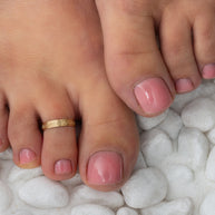 Gold Woman's Flower Power Toe Ring