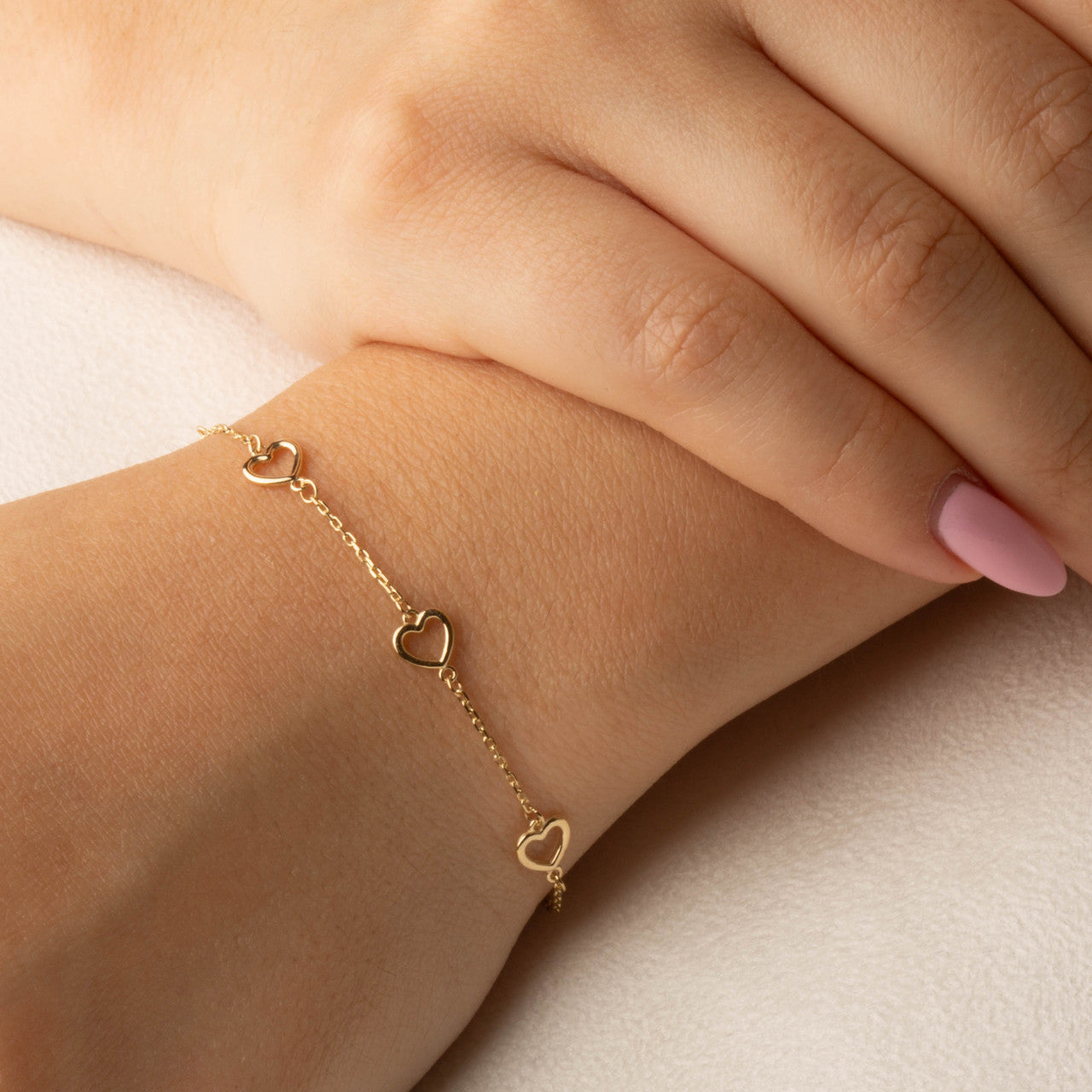 14K Yellow Gold Heart Love Charm Link Bracelet