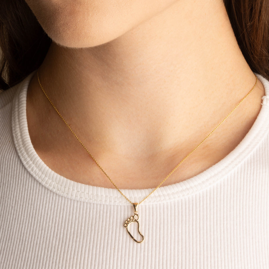 14K Yellow Gold Footprint Charm Pendant Necklace