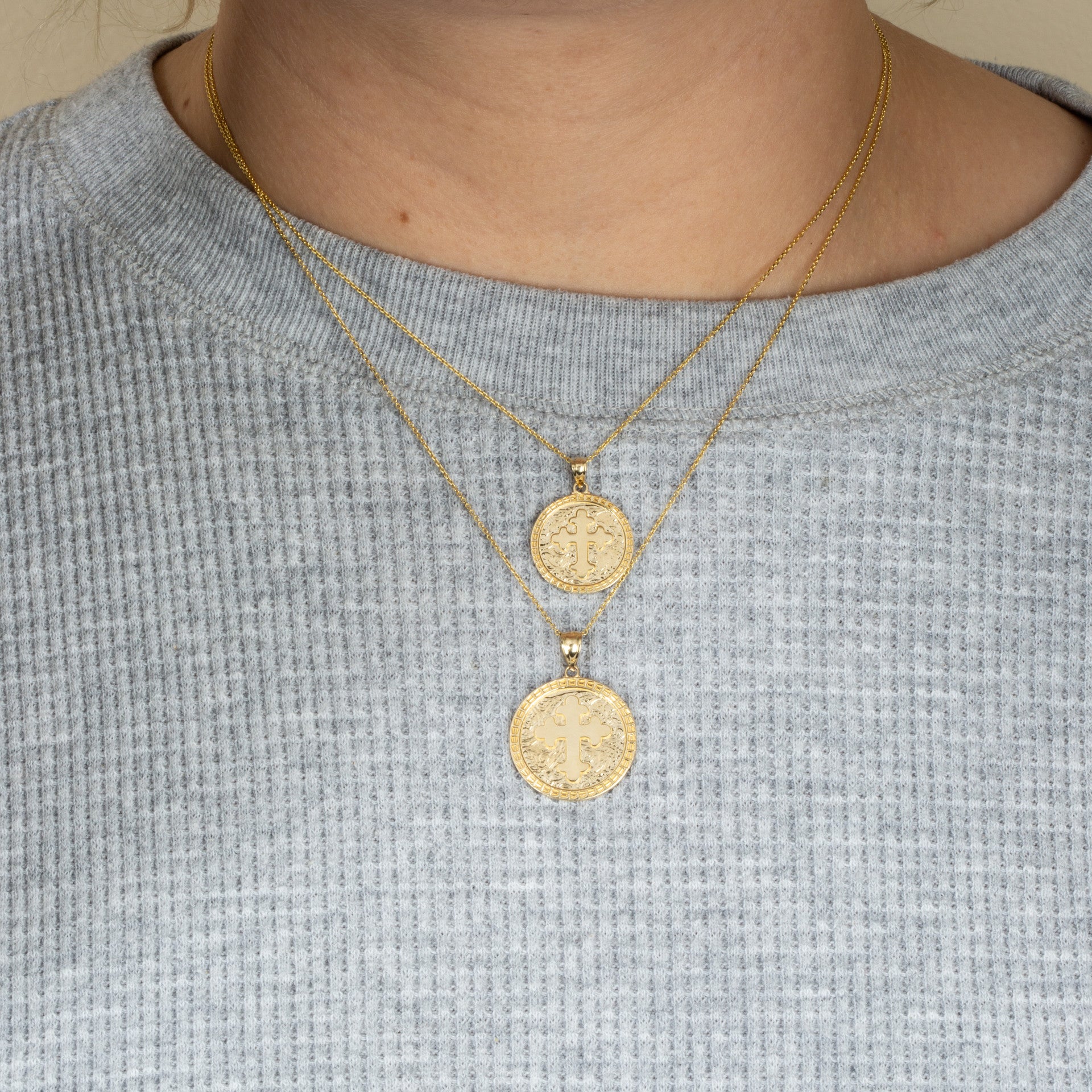 Gold Eastern Orthodox Botonée Budded Cross Medallion Pendant Necklace (Available in Small/Large & Yellow/Rose/White Gold)