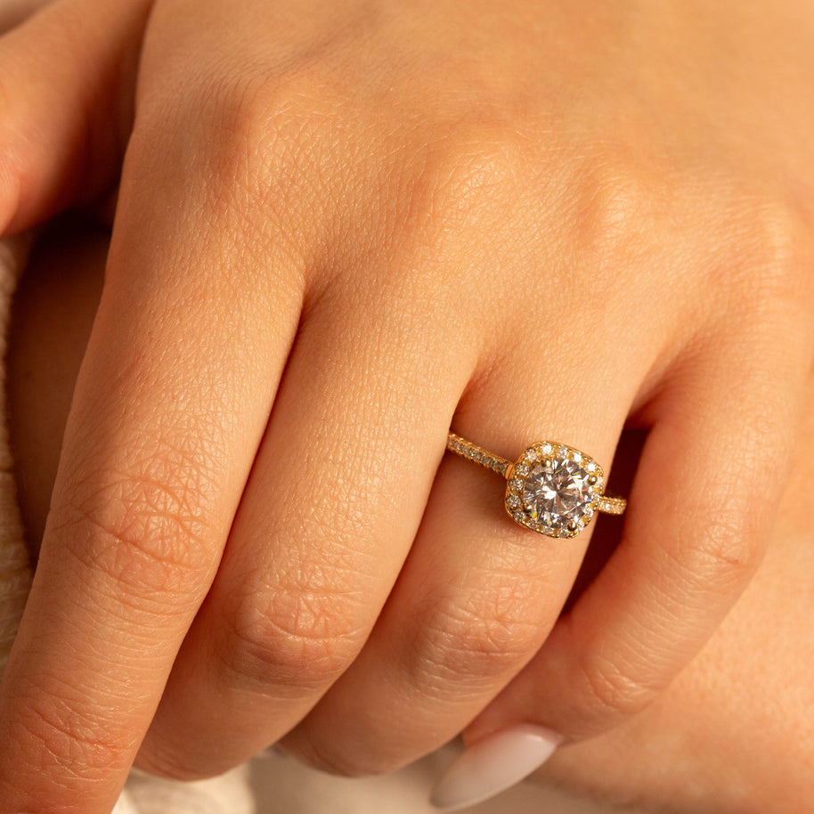 14k Gold Round Cut Lab Grown Diamond Halo Engagement Ring