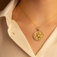 Gold Diamond Cut Patron Saint Christopher Medallion Pendant Necklace Pendant Necklace (Available in Yellow/Rose/White Gold)