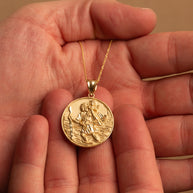 Gold Diamond Cut Patron Saint Christopher Medallion Pendant Necklace Pendant Necklace (Available in Yellow/Rose/White Gold)