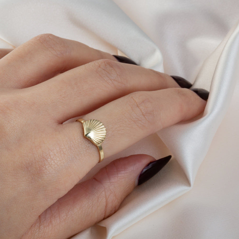 Gold Seashell Beach Ring (Available in Yellow/Rose/White Gold)