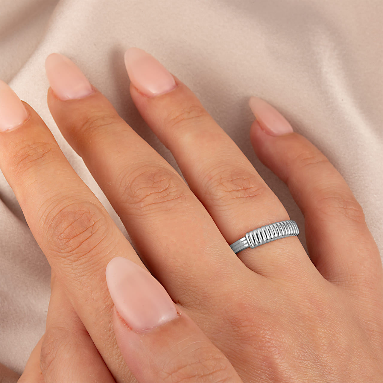 .925 Sterling Silver Ribbed Band Statement Ring