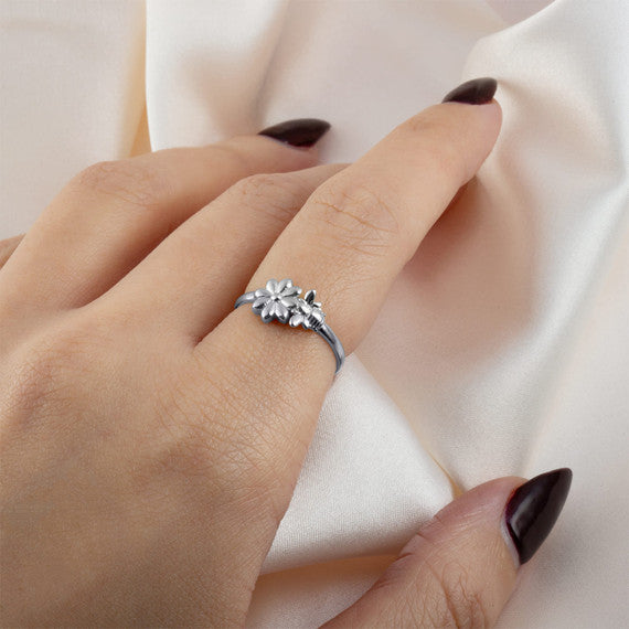 .925 Sterling Silver Daisy Flower Bee Ring