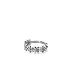 .925 Sterling Silver Studded Daisy Flower Petal Band Ring