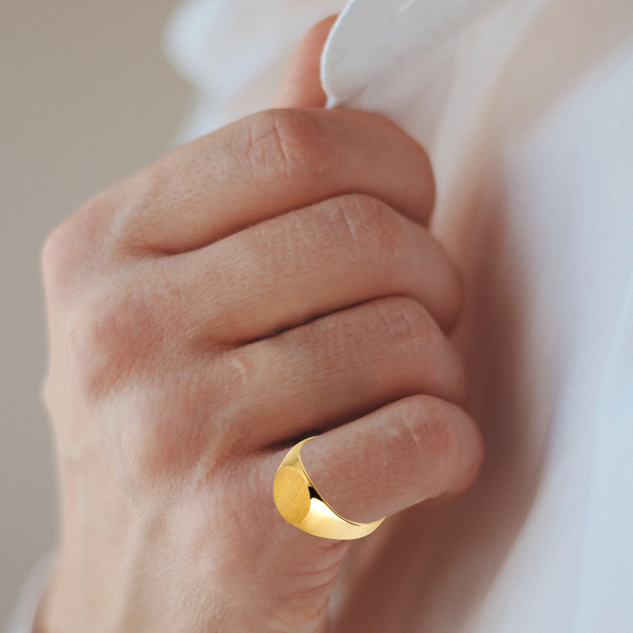 Gold Engravable ﻿Round Signet Pinky Ring (Available in Yellow/Rose/White Gold)